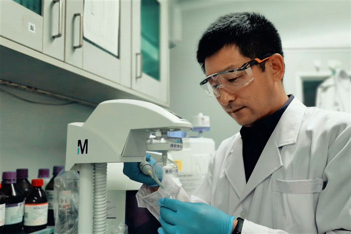 【甲子東油情 百年大學夢】東油學子風采錄第七期 以“材”筑夢，探微求真——記材料科學研究的東油追光者